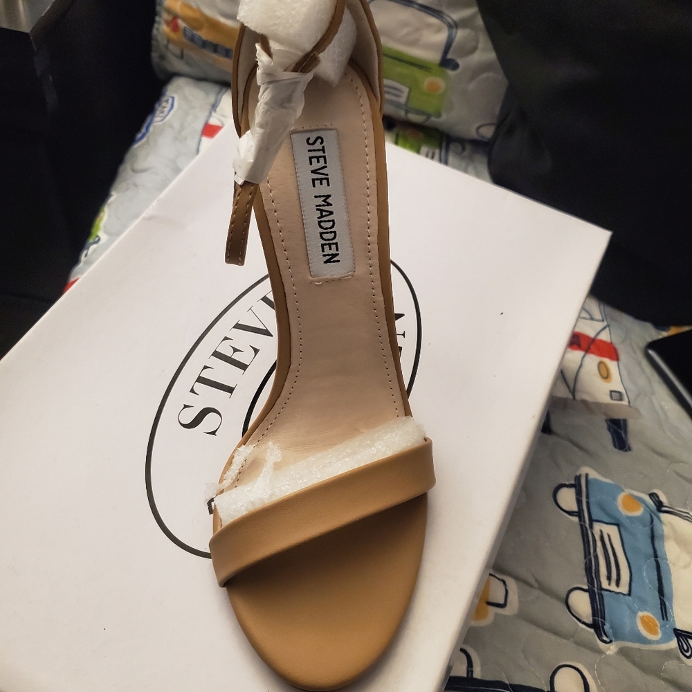 Steve madden size 6 stecy natural heek